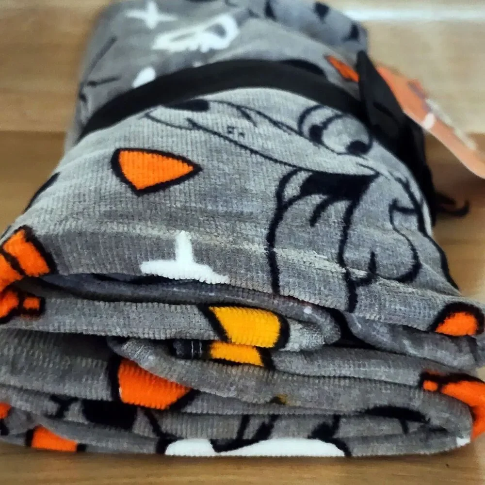 Disney Halloween Mickey Mouse Pluto Gray Hand Towel Set of 2 16